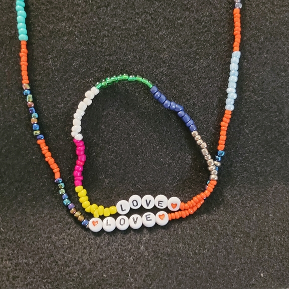 MULTI-COLORED BEADED FUN NECKLACE SET WITH WORDS LOVE - Picture 3 of 11